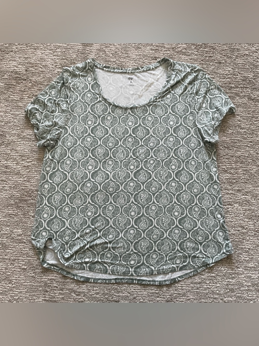 Dip Top Women's XL Short Sleeve Round Neck Tee Shirt Green Paisley Lightweight